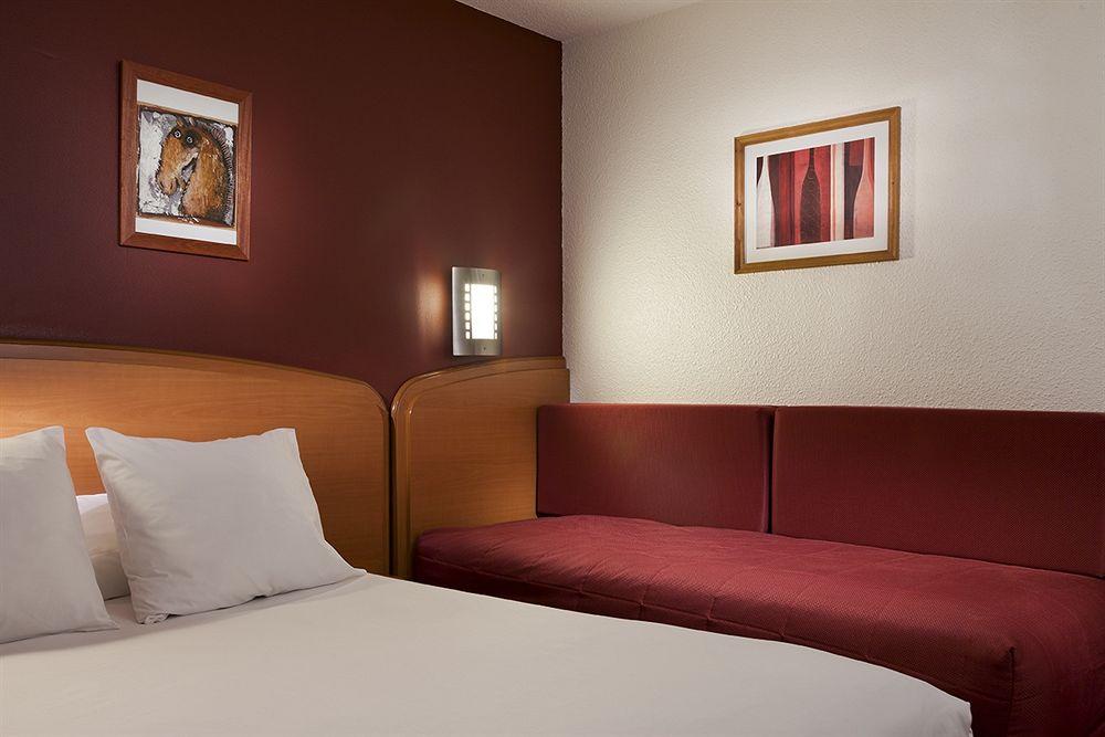 Sky Hotel Goussainville Charles De Gaulle Buitenkant foto