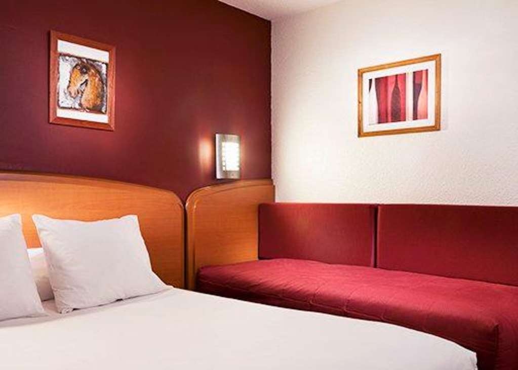 Sky Hotel Goussainville Charles De Gaulle Kamer foto